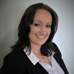 Profile Pic of Dawn Brown who works for Quantum Finance